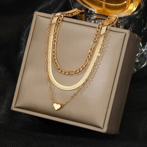 Elegant Layered One Piece Set of Chains with Heart - Picture 4 of 5